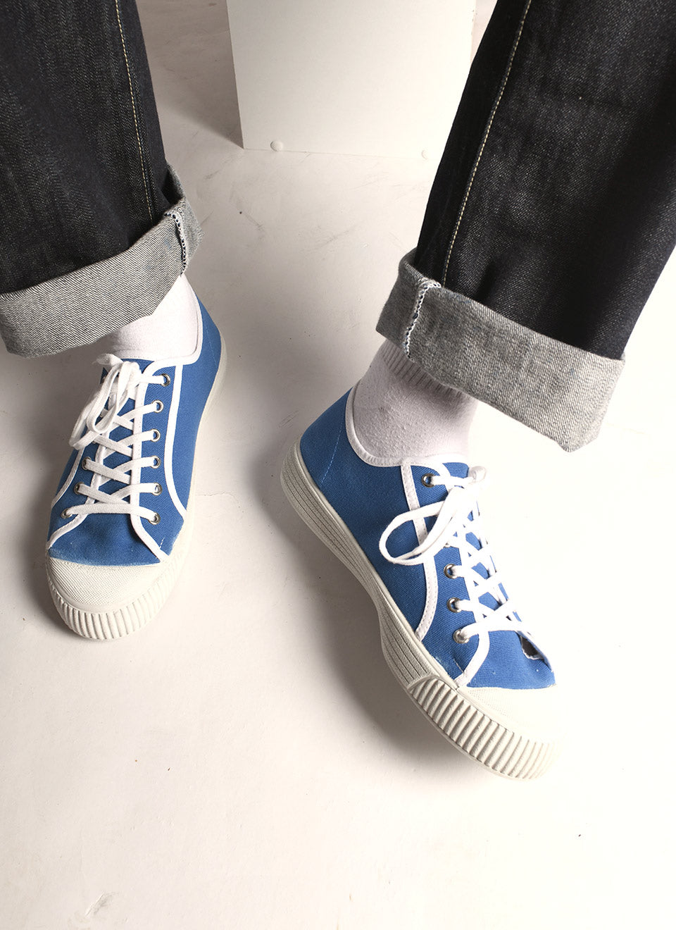 The Woody Shoe - Ocean Blue - Early 60s Canvas Style